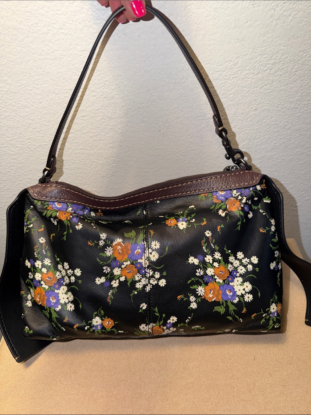 COACH BANDIT HOBO 39
BEECHWOOD/BLACK-COPPER - Picture 11 of 12